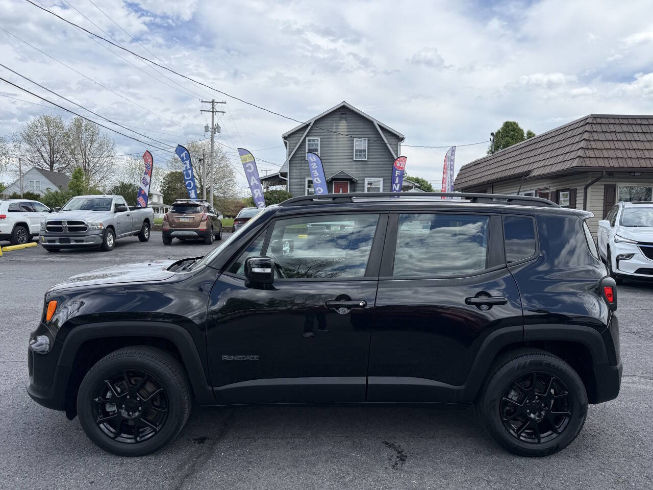 Used 2020 Jeep Renegade Altitude AWD/4WD image 2