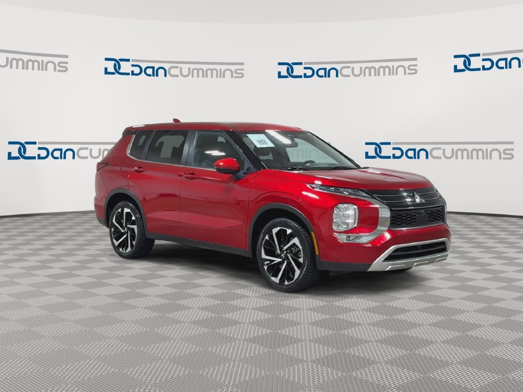 Used 2024 Mitsubishi Outlander SE Black Edition AWD/4WD image 2