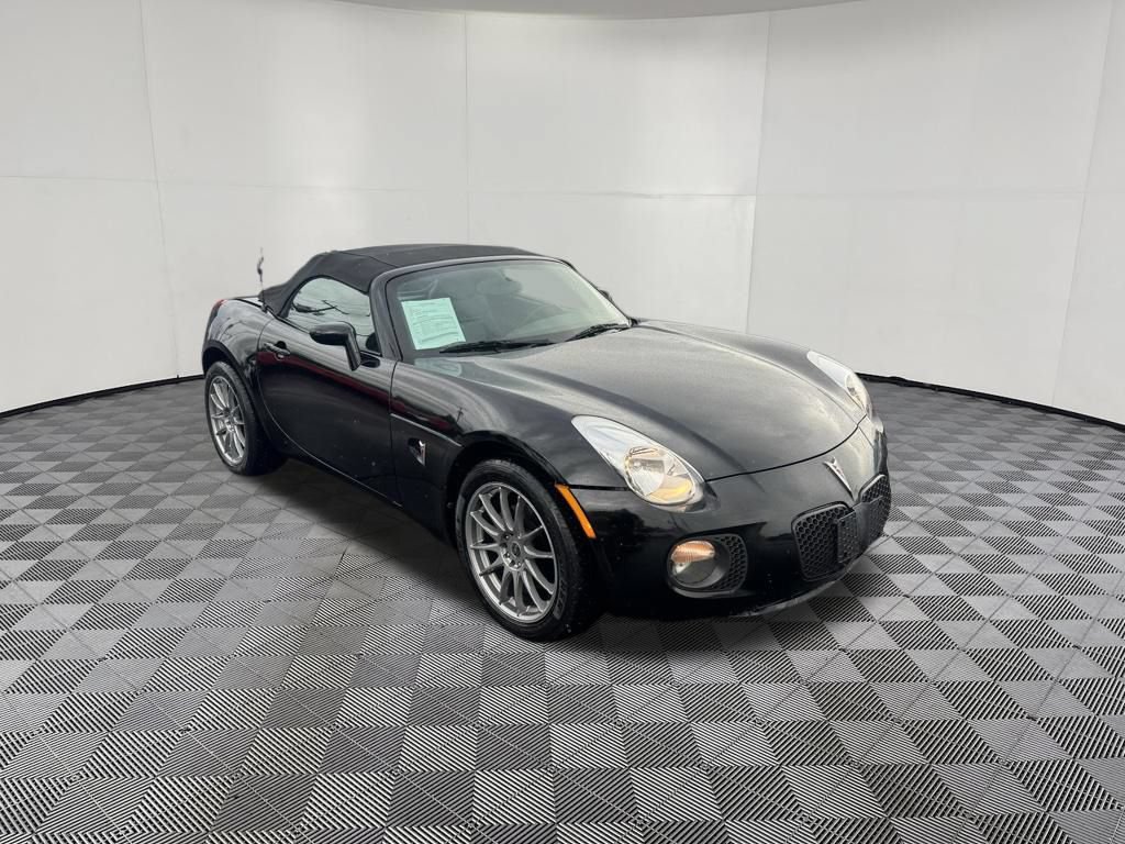 Used 2007 Pontiac Solstice GXP w/ Premium Package RWD image 2