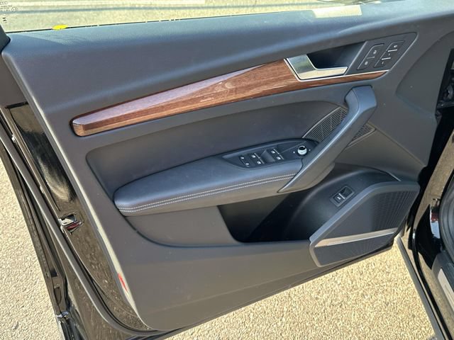 Used 2023 Audi Q5 2.0T Premium Plus w/ Premium Plus Package AWD/4WD image 19