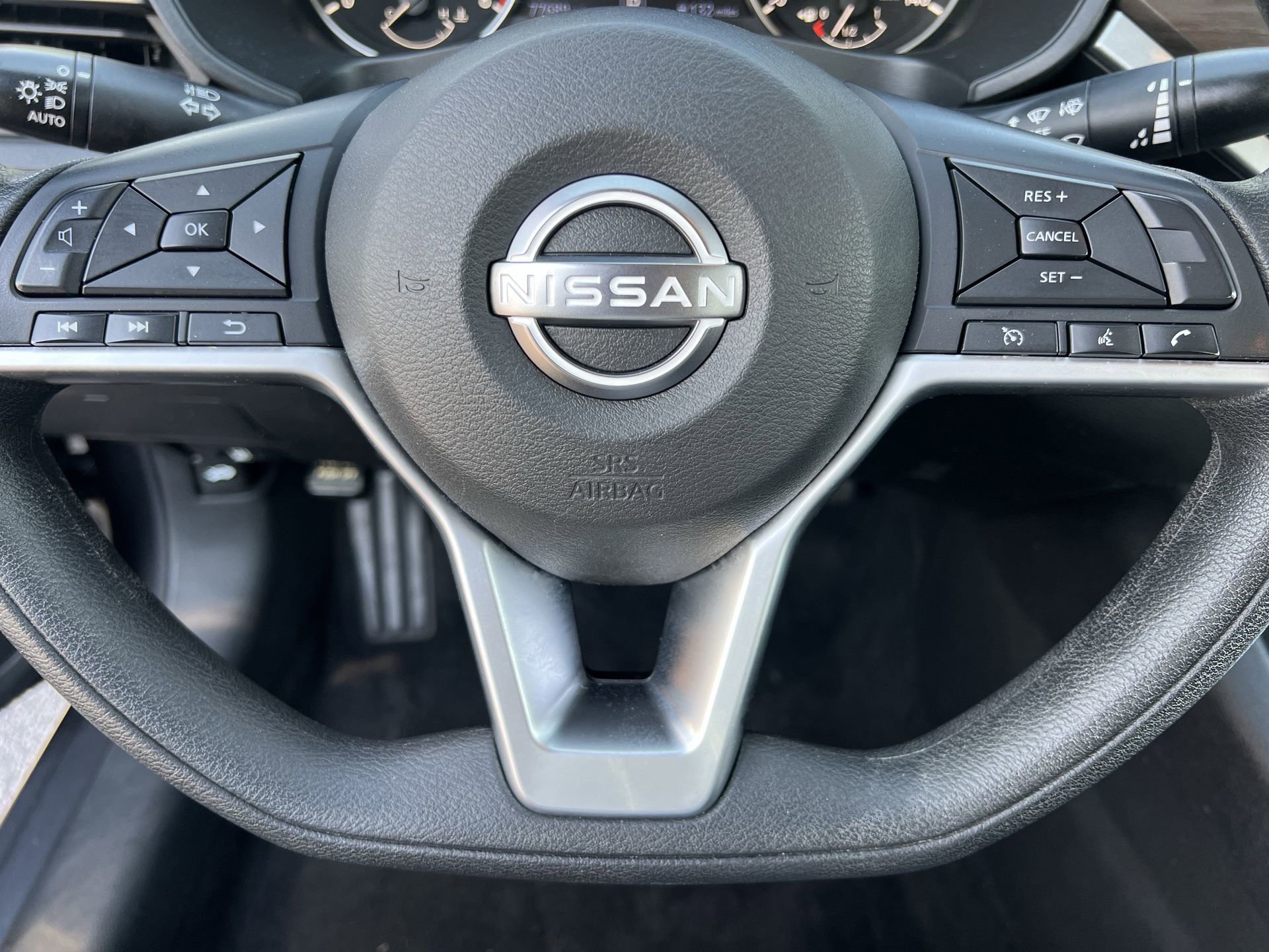 Used 2024 Nissan Altima 2.5 SV FWD image 9