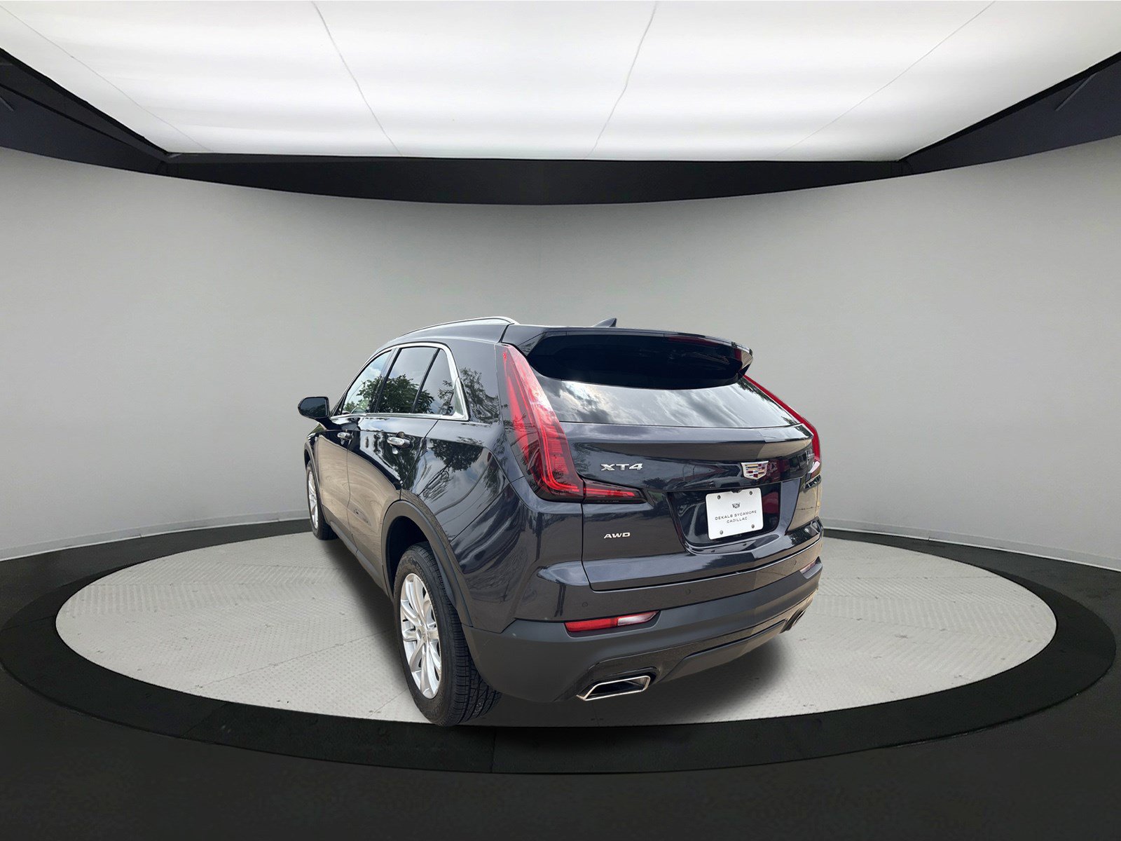 Used 2022 Cadillac XT4 Luxury w/ Cold Weather Package AWD/4WD image 5