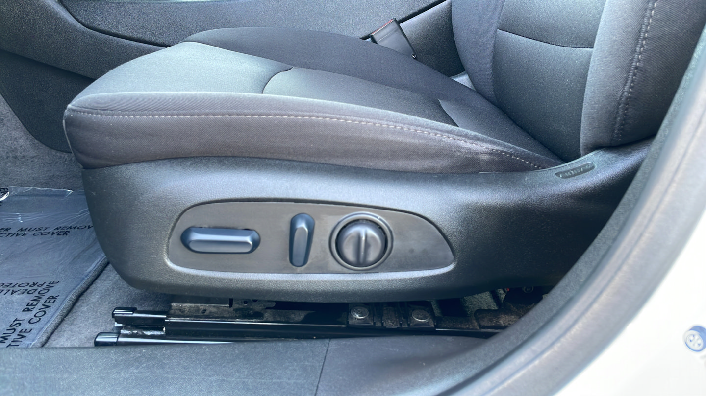 Used 2024 Chevrolet Malibu LT FWD image 18