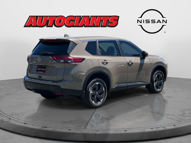 Used 2024 Nissan Rogue SV AWD/4WD image 4