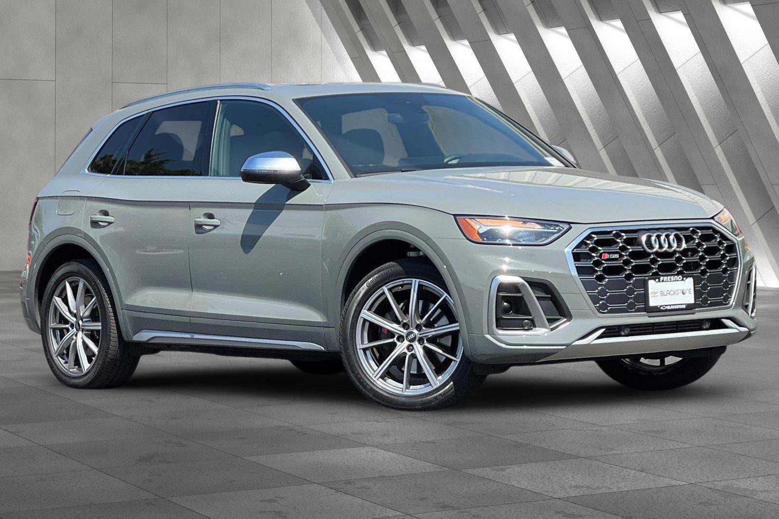 Used 2022 Audi SQ5 Premium w/ Convenience Package image 1