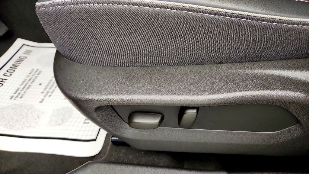 Used 2023 Buick Envision Essence FWD image 11