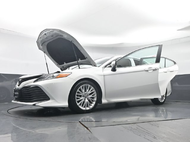 Used 2018 Toyota Camry XLE FWD image 40