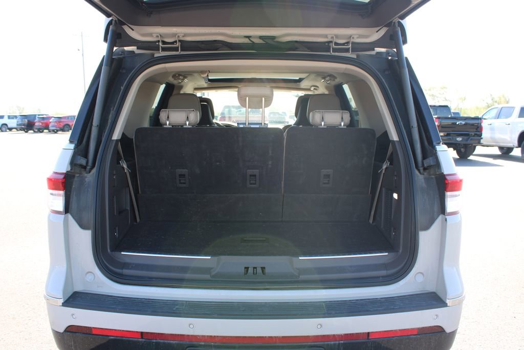 Used 2023 Lincoln Navigator Reserve image 13