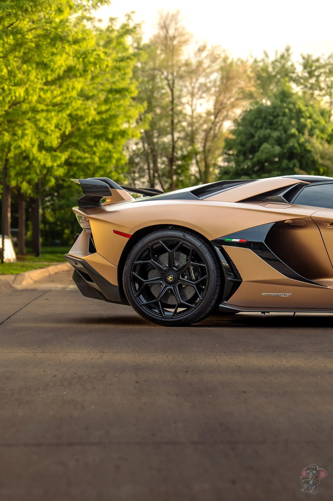 Used 2021 Lamborghini Aventador SVJ AWD/4WD image 14