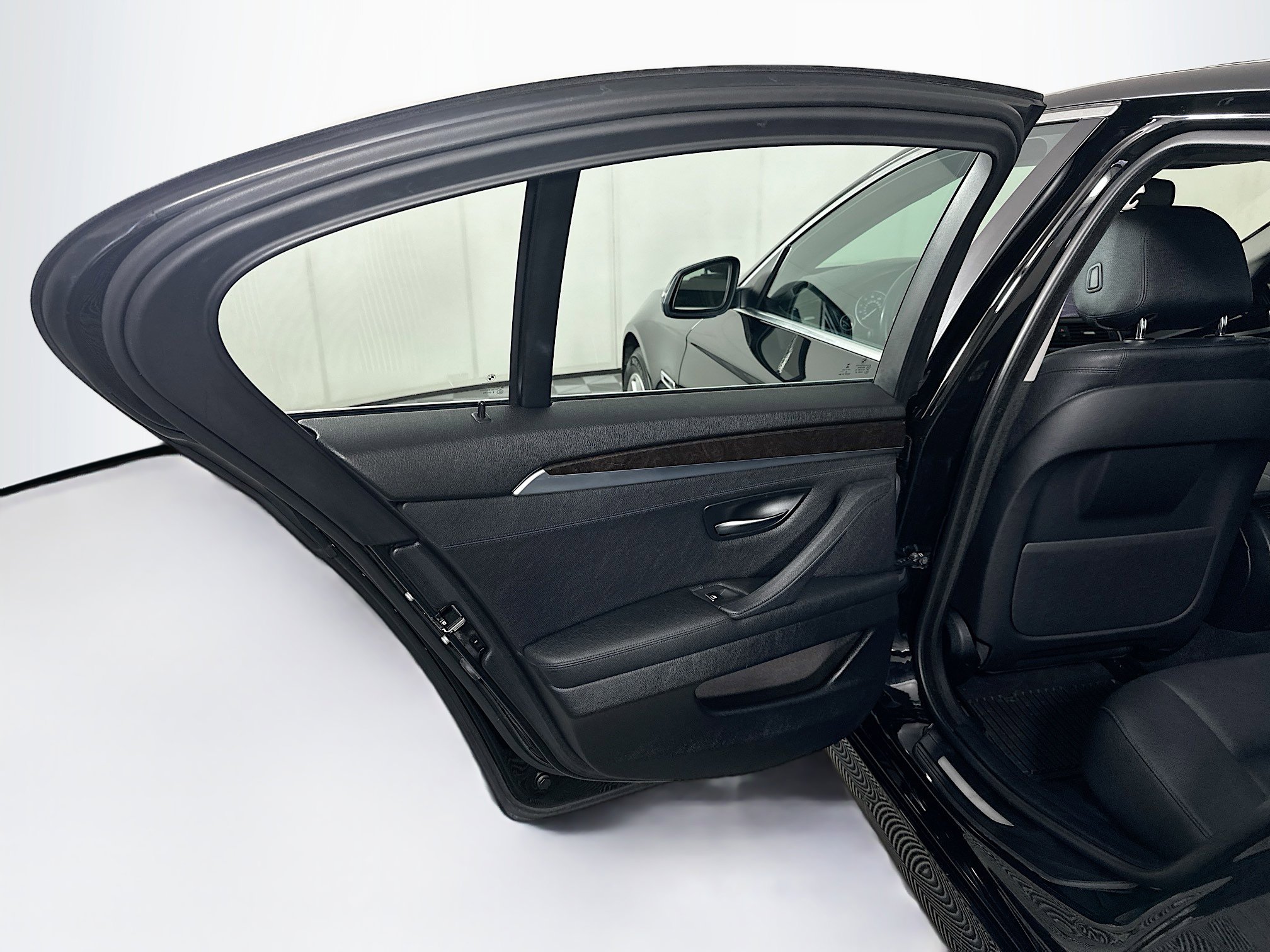 Used 2016 BMW 528i Sedan image 26