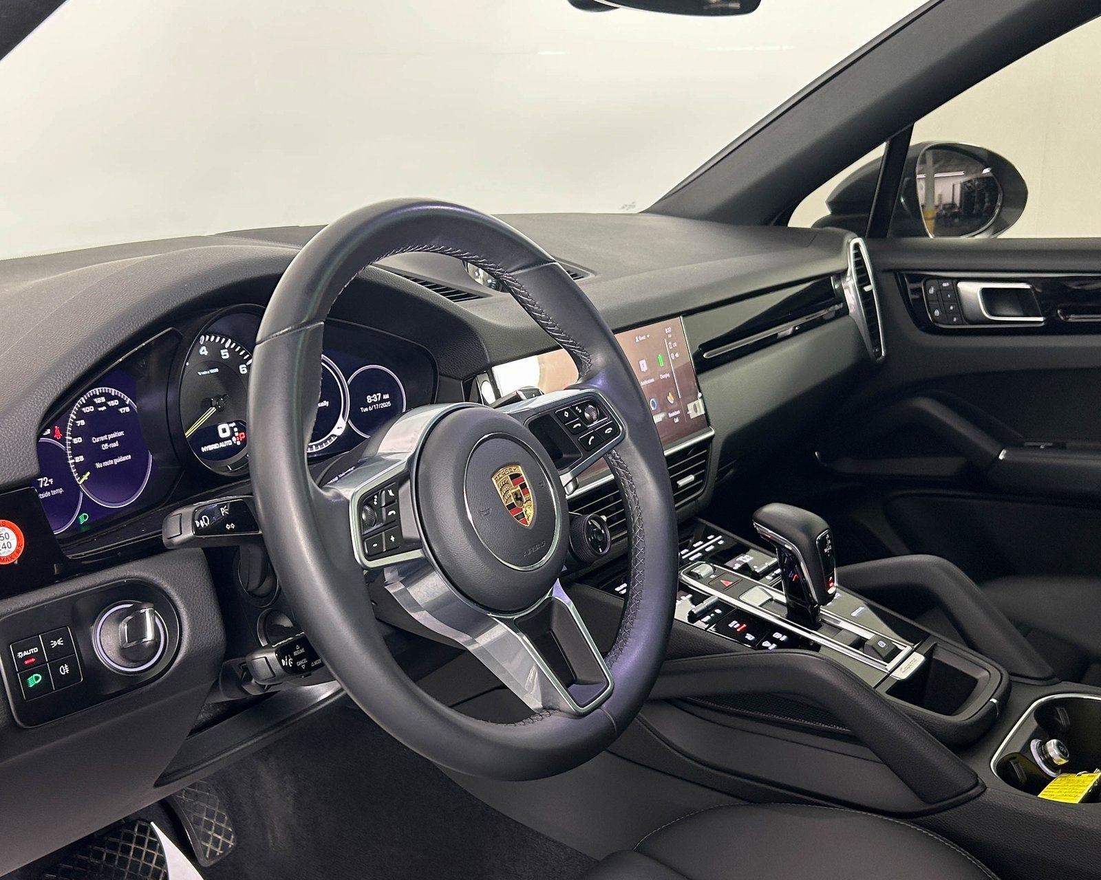 Used 2023 Porsche Cayenne Coupe image 4