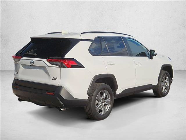 Used 2025 Toyota RAV4 XLE AWD/4WD image 5