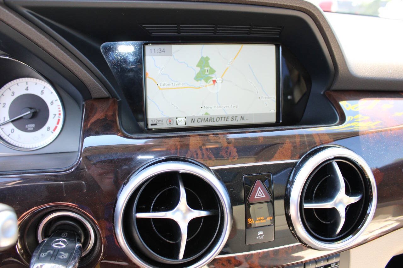 Used 2015 Mercedes-Benz GLK 350 2WD image 16