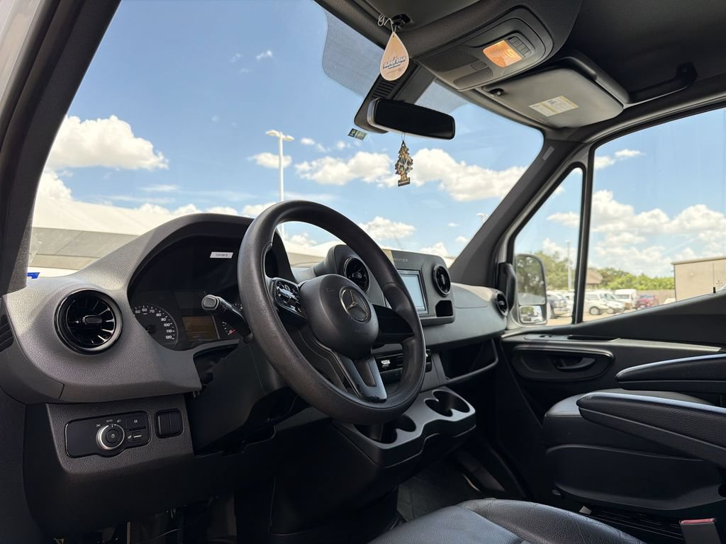 Used 2020 Mercedes-Benz Sprinter 1500 image 6