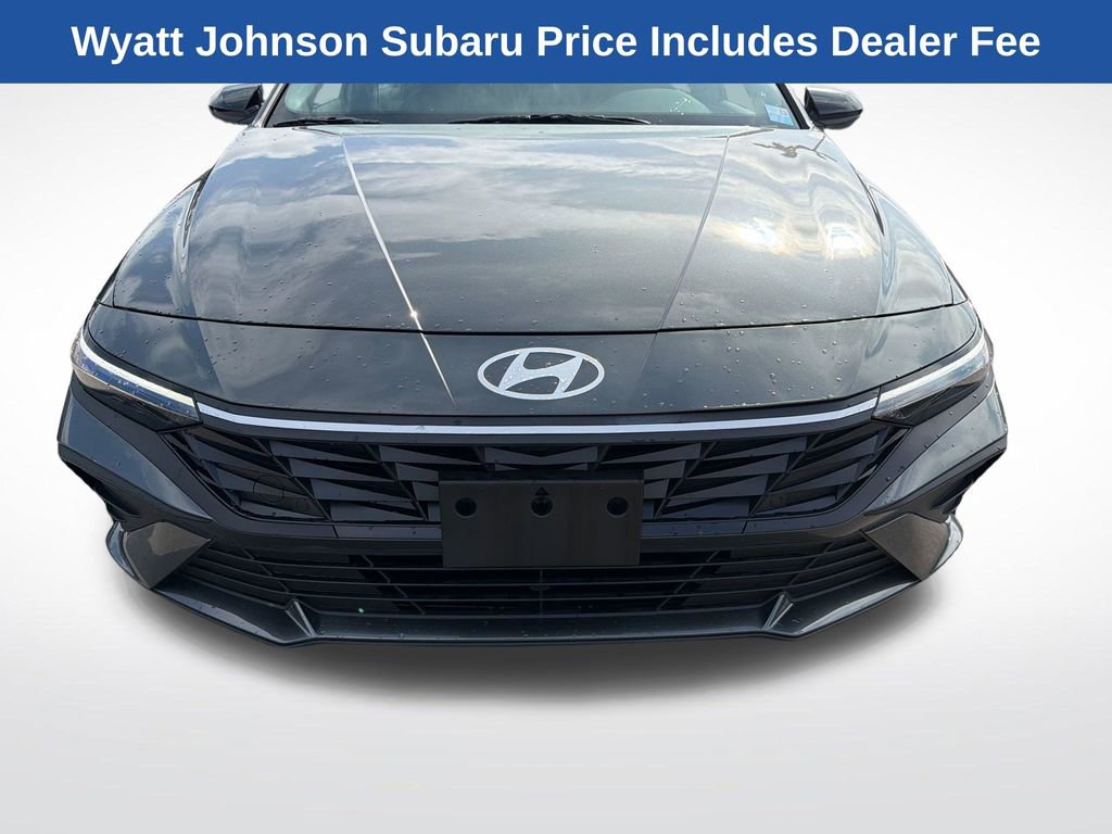 Used 2025 Hyundai Elantra Sport FWD image 12