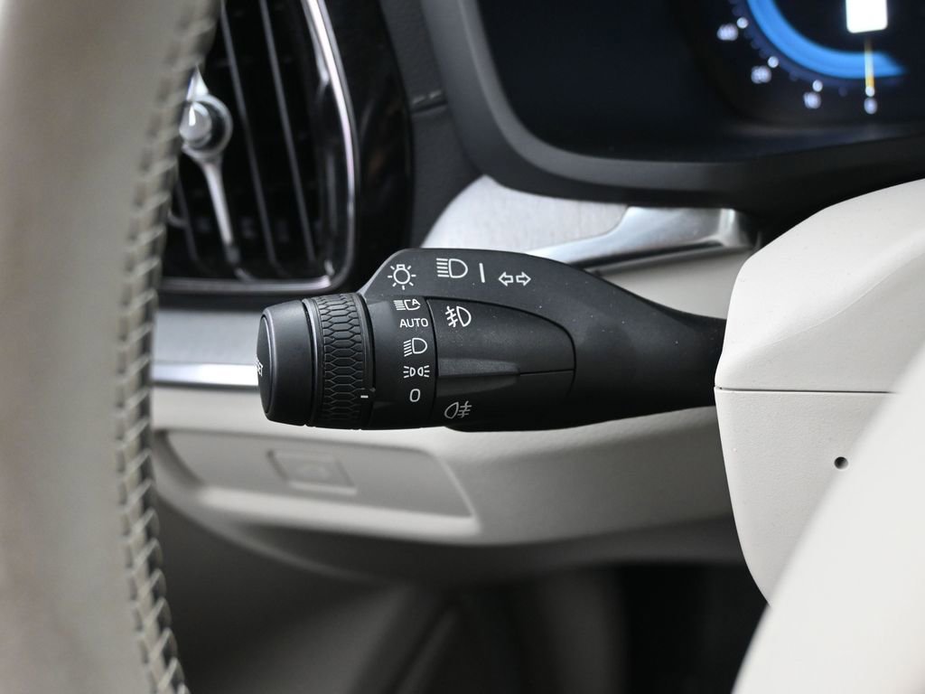 Used 2024 Volvo S60 B5 Ultimate image 18