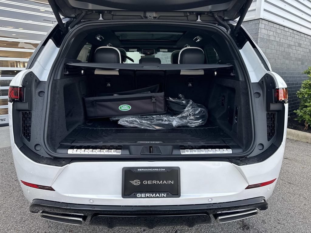 New 2026 Land Rover Range Rover Sport Dynamic SE AWD/4WD image 6