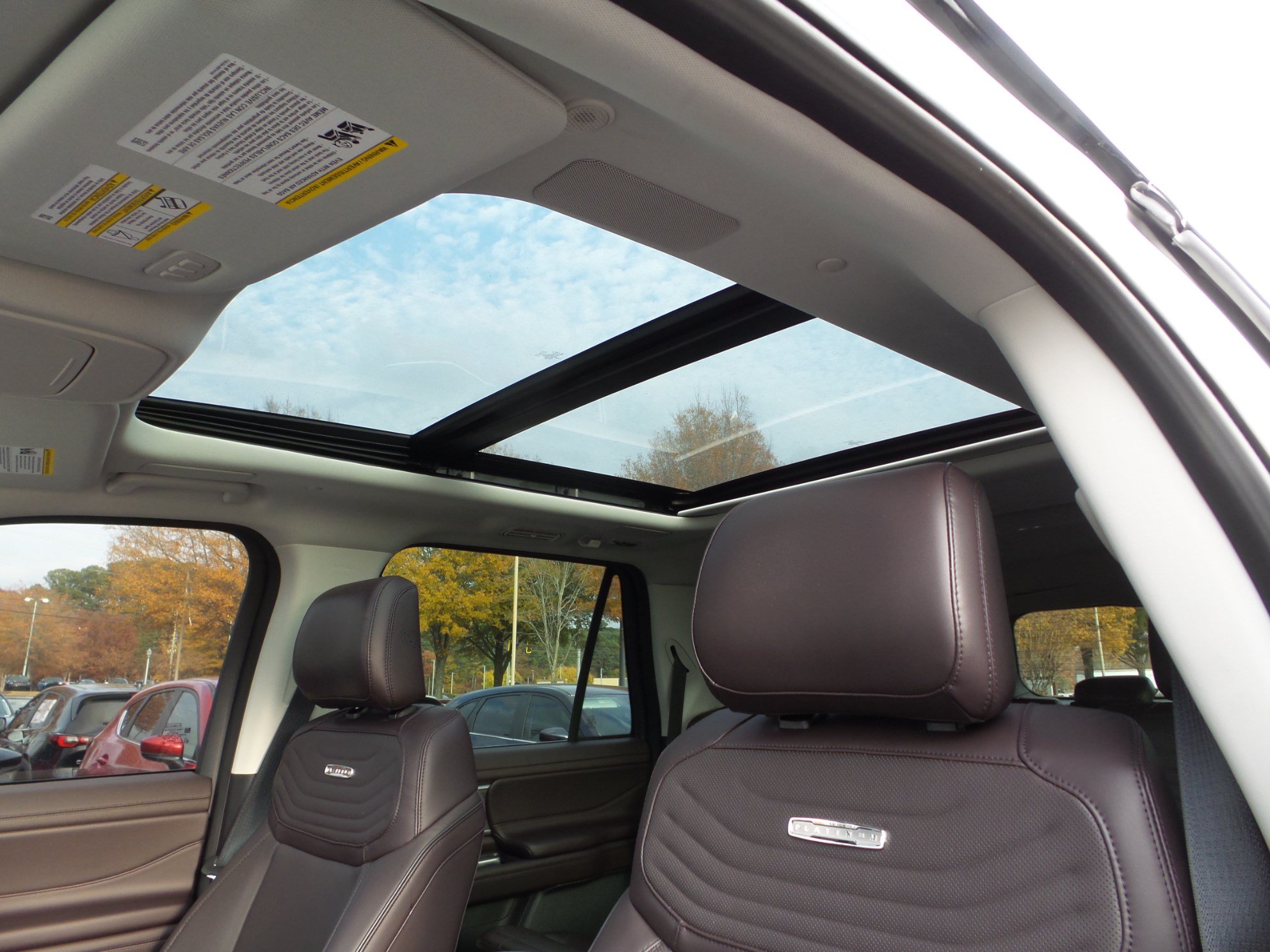 Used 2025 Ford Expedition Max Platinum w/ Platinum Ultimate Package AWD/4WD image 8