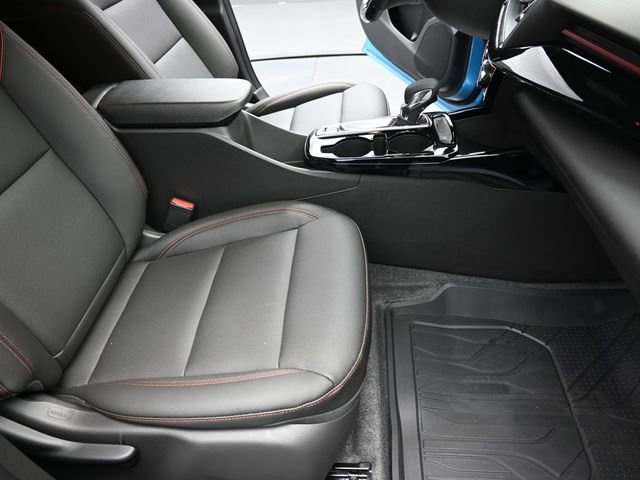 Used 2025 Chevrolet Trax RS w/ Driver Confidence Package image 27