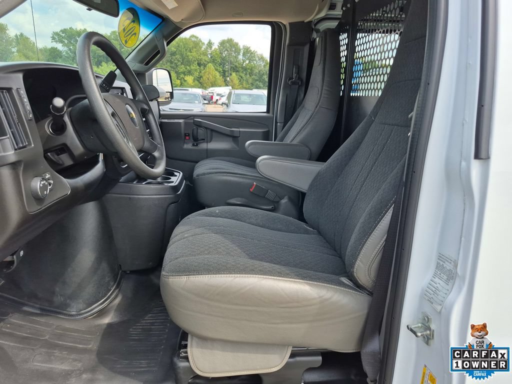 Certified 2025 Chevrolet Express 2500 w/ Driver Convenience Package RWD image 9