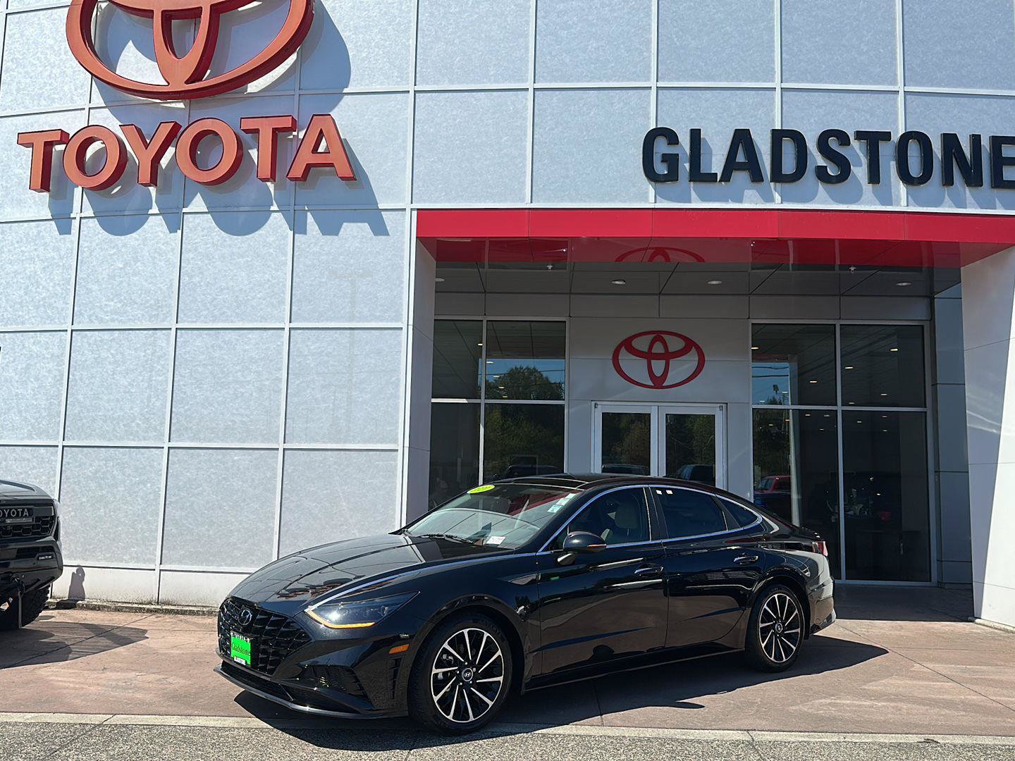 Used 2021 Hyundai Sonata Limited w/ Preferred Accessory Package