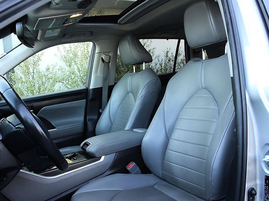 Used 2021 Toyota Highlander XLE FWD image 15