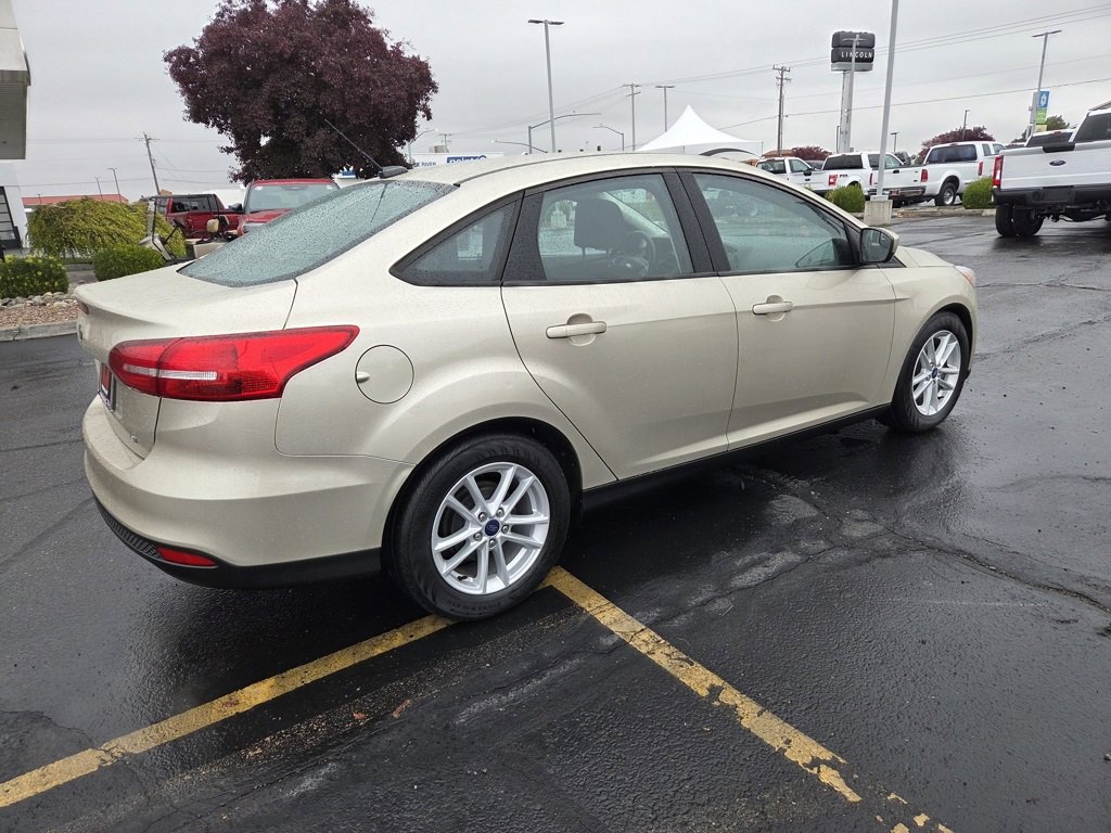 Used 2018 Ford Focus SE image 3