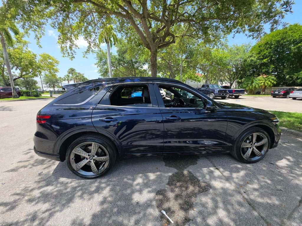 Used 2023 Genesis GV70 2.5T w/ Sport Prestige Package AWD/4WD image 2