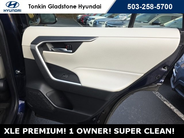 Used 2022 Toyota RAV4 XLE Premium image 24
