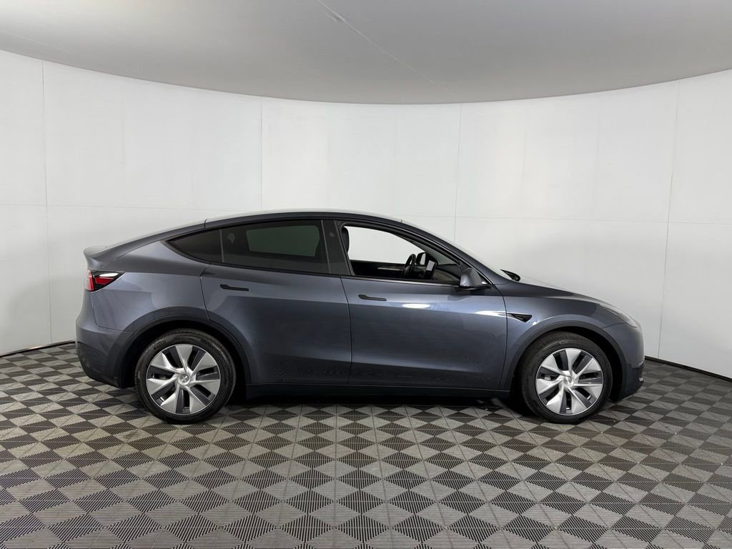 Used 2024 Tesla Model Y Long Range image 3