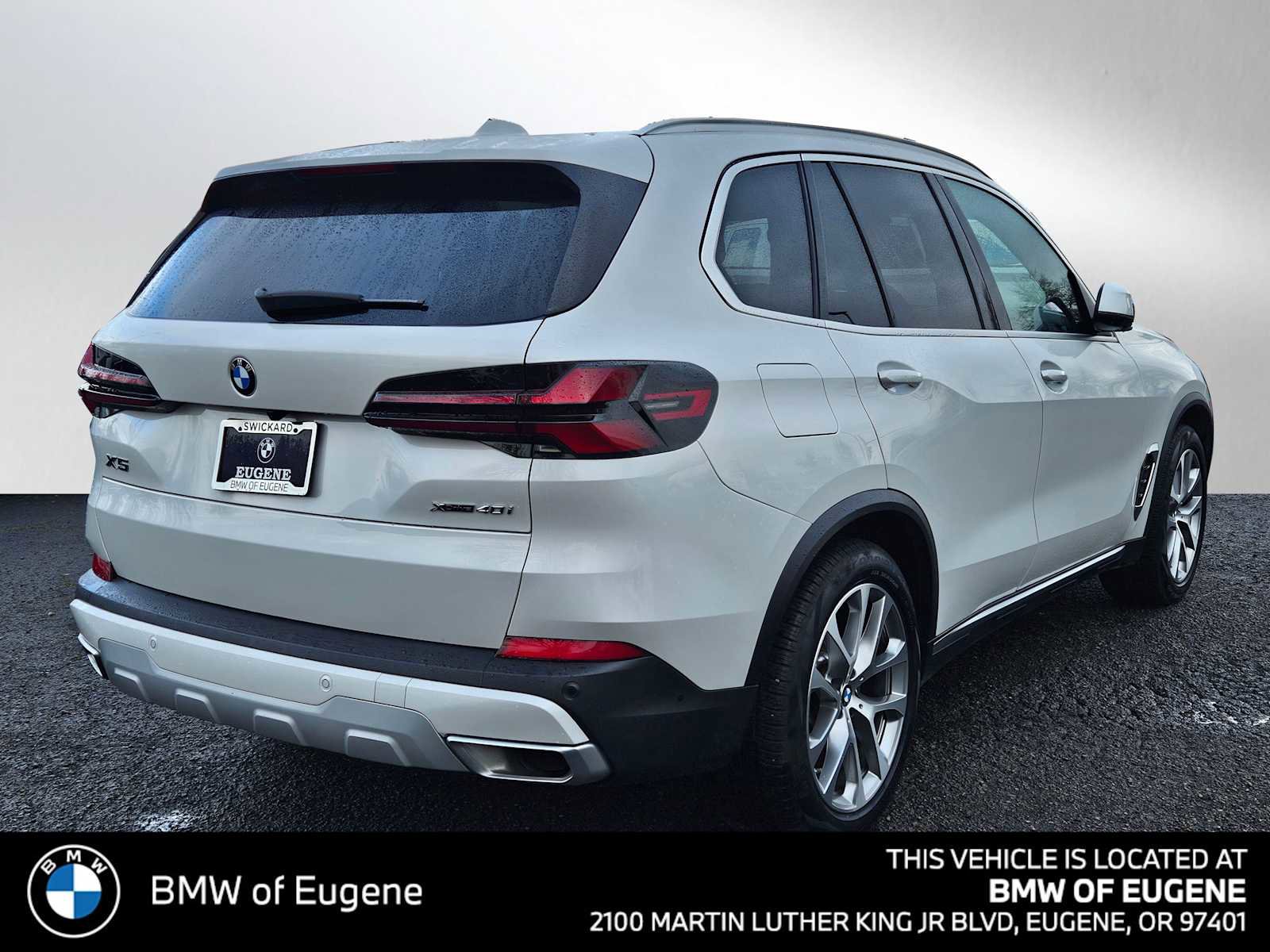 Used 2024 BMW X5 xDrive40i w/ Premium Package image 3