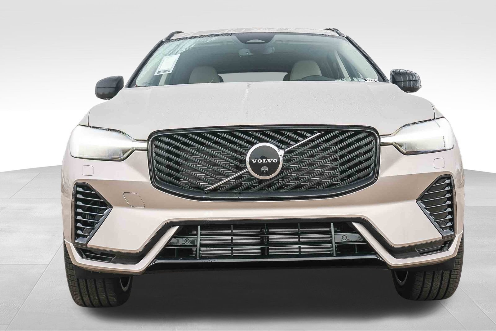 New 2026 Volvo XC60 T8 Ultra w/ Protection Package Premier AWD/4WD image 2
