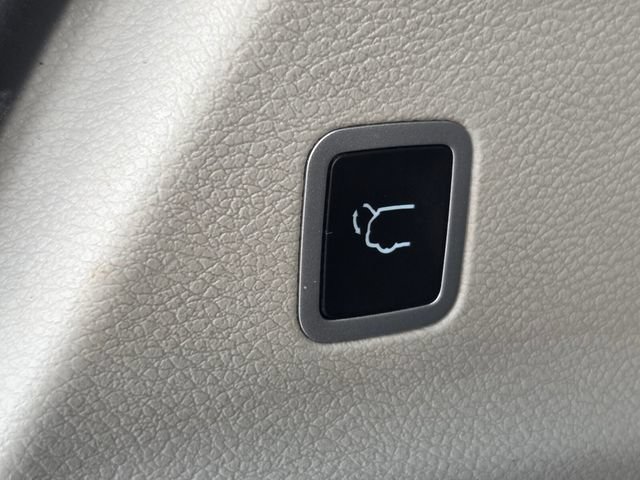 Used 2024 Chrysler Pacifica Touring-L FWD image 29