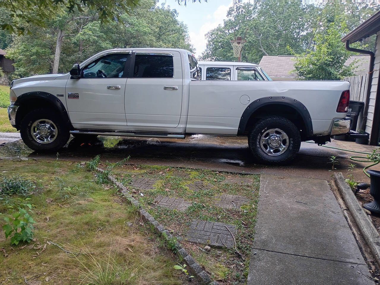 Used 2010 Dodge Ram 2500 Truck SLT image 2