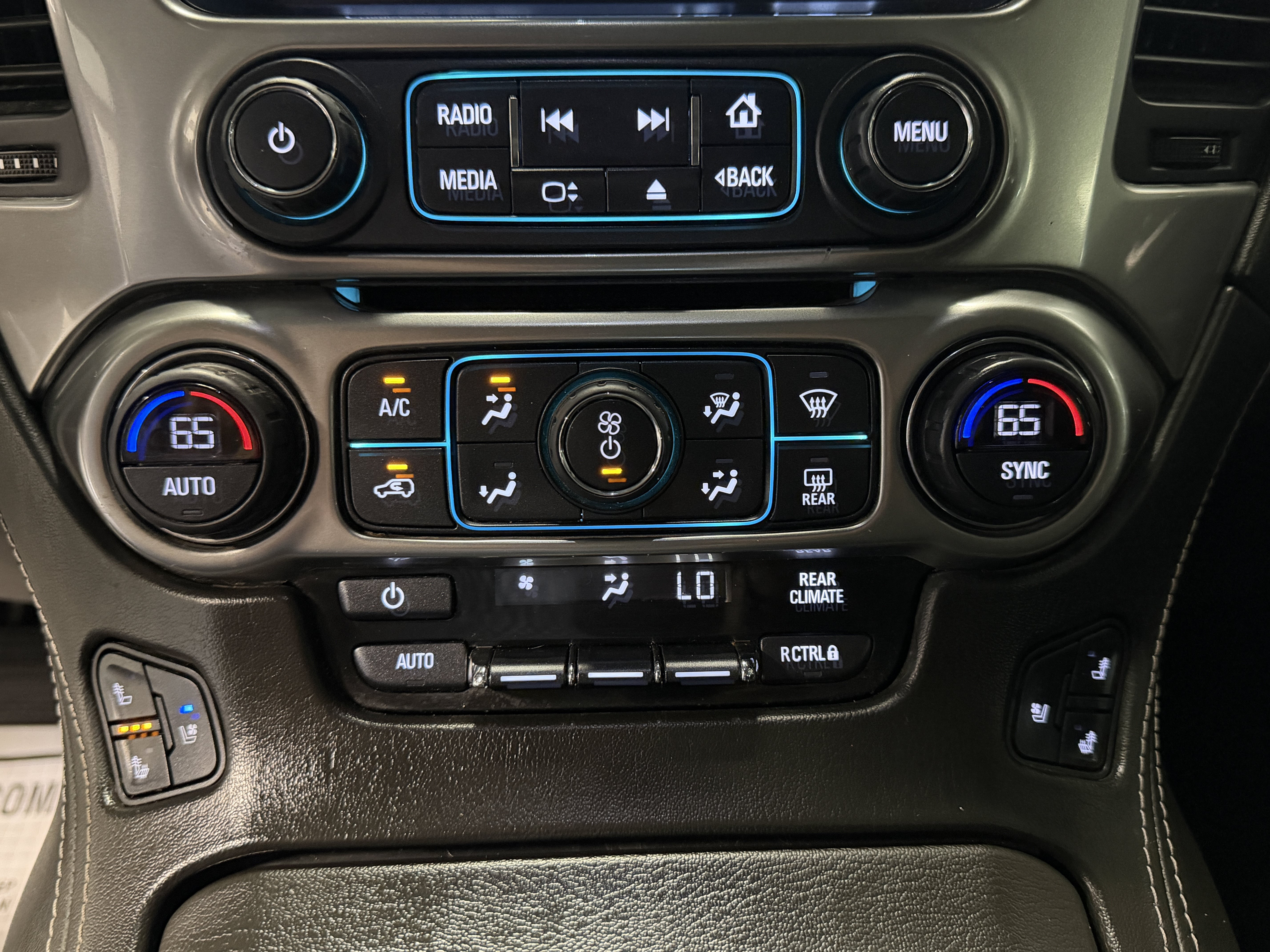 Used 2020 Chevrolet Tahoe Premier AWD/4WD image 11