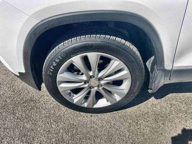 Used 2018 Chevrolet Trax Premier w/ LPO, Protection Package AWD/4WD image 32