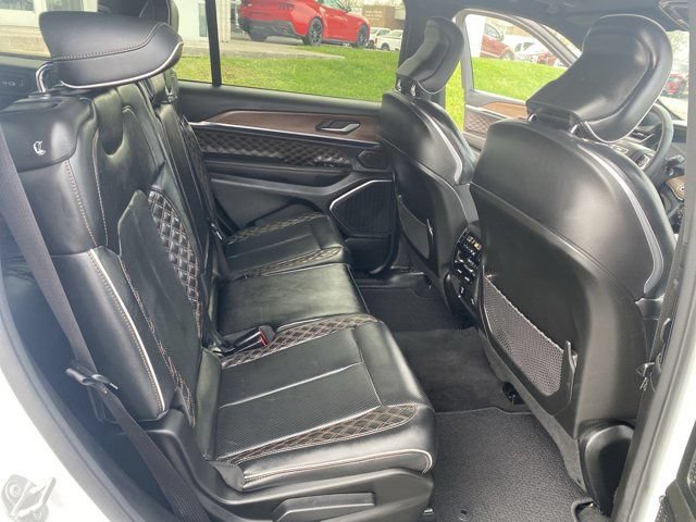 Used 2022 Jeep Grand Cherokee L Summit w/ Advanced Protech Group IV AWD/4WD image 10