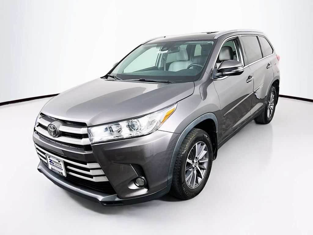 Used 2019 Toyota Highlander XLE w/ Protection Package #3 AWD/4WD image 3