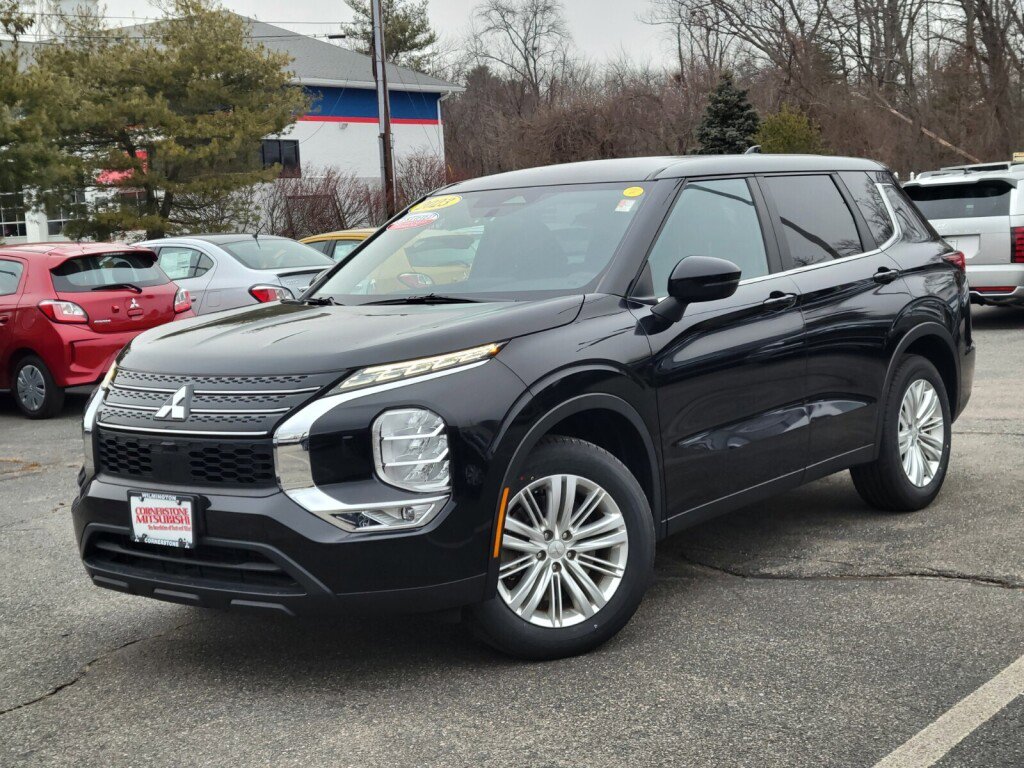 Used 2022 Mitsubishi Outlander ES
