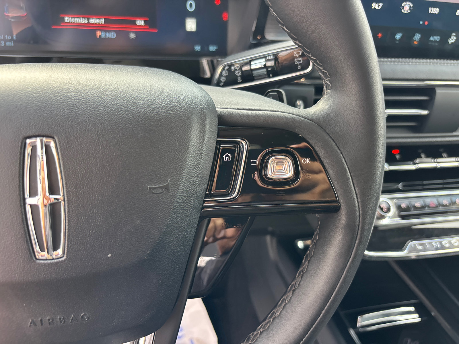 Used 2024 Lincoln Corsair AWD w/ Equipment Group 101A image 18