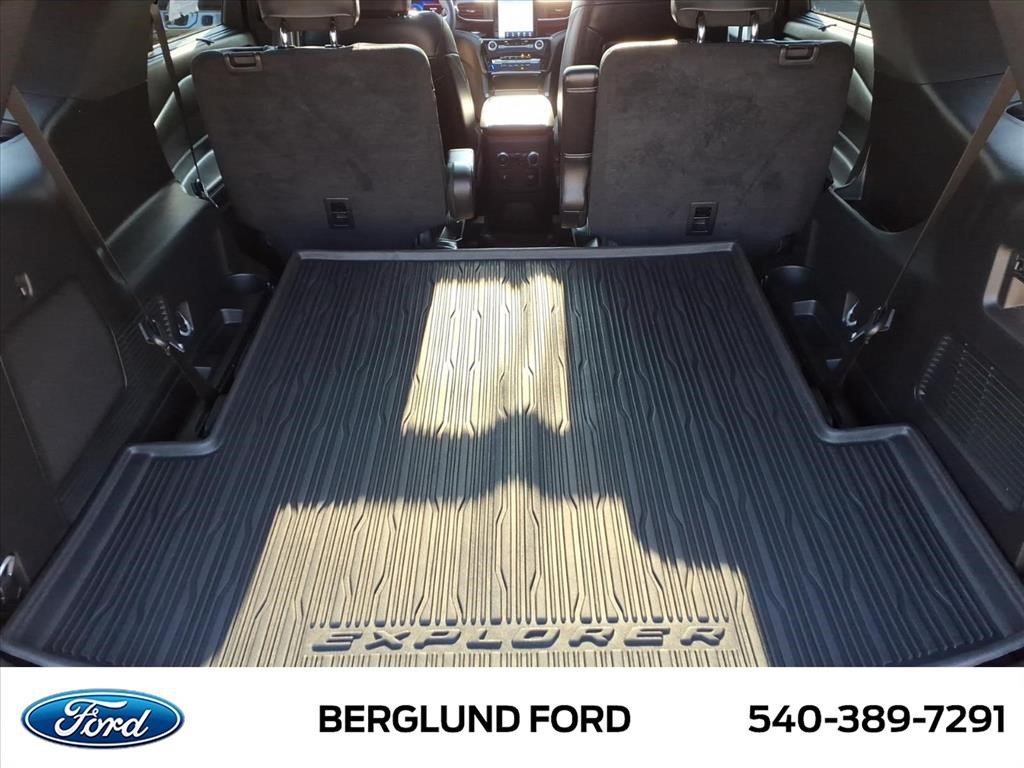 Used 2023 Ford Explorer ST w/ Equipment Group 401A AWD/4WD image 18