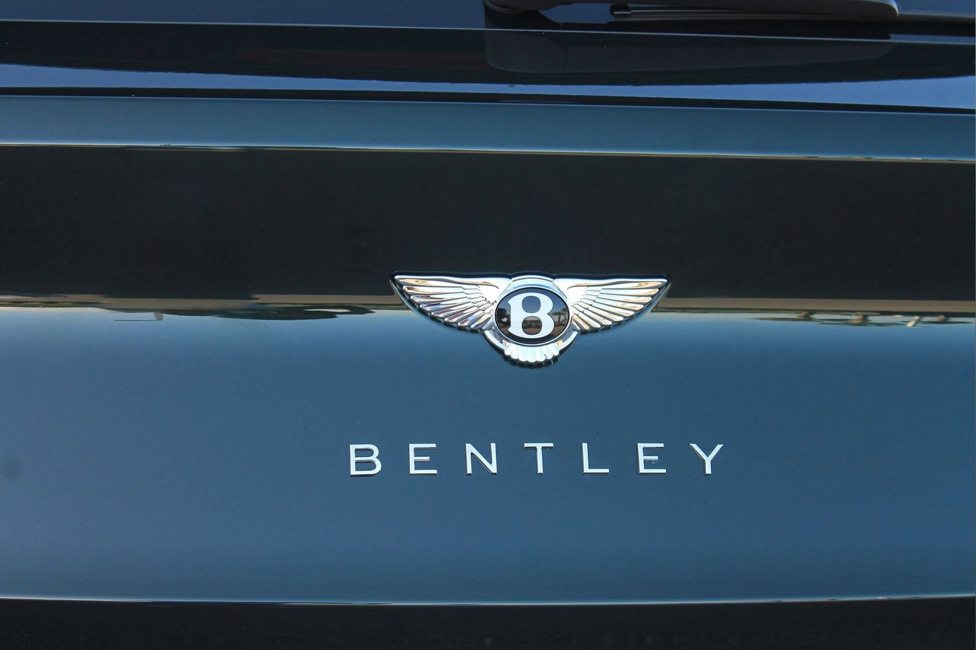 Certified 2024 Bentley Bentayga Extended Wheelbase AWD/4WD image 65