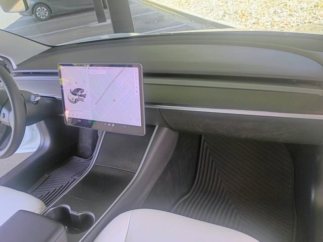 Used 2020 Tesla Model 3 Standard Range RWD image 38