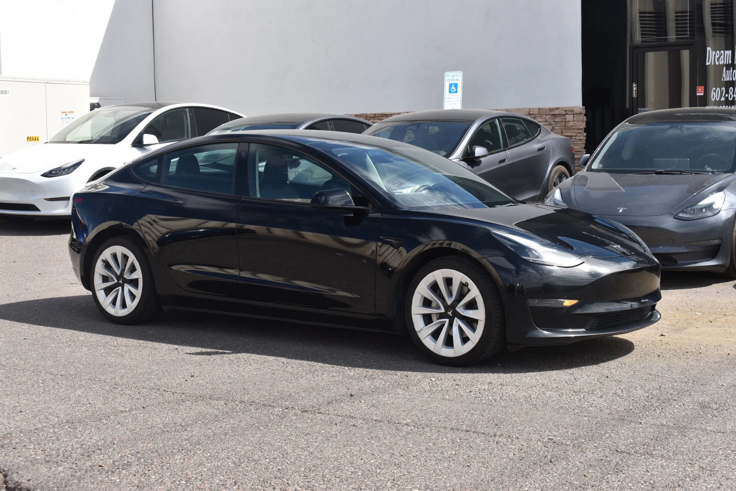 Used 2022 Tesla Model 3 RWD image 3
