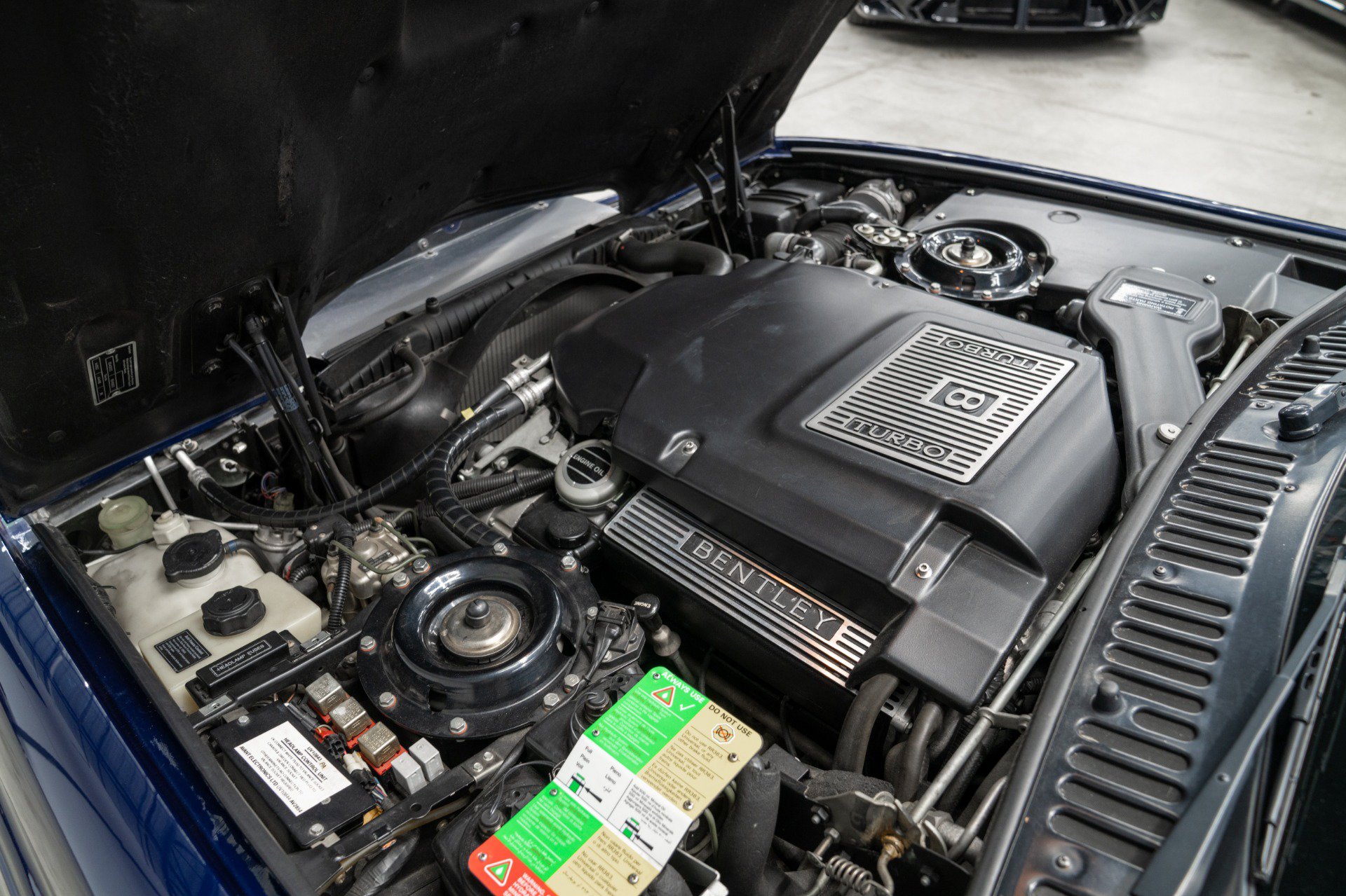 Used 1999 Bentley Azure Mulliner RWD image 39