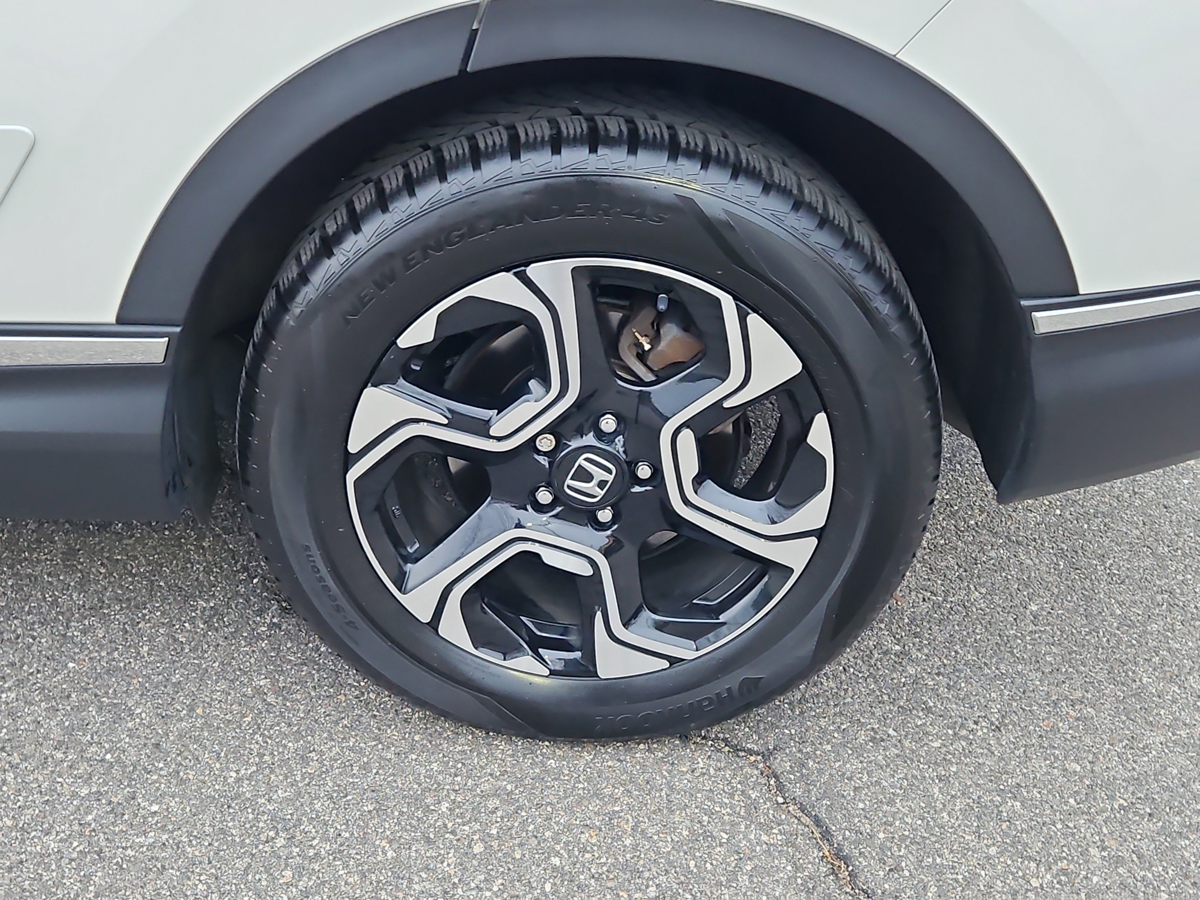 Used 2018 Honda CR-V Touring image 29