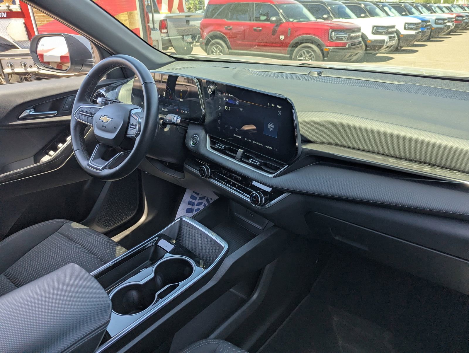 Used 2025 Chevrolet Equinox LT AWD/4WD image 12