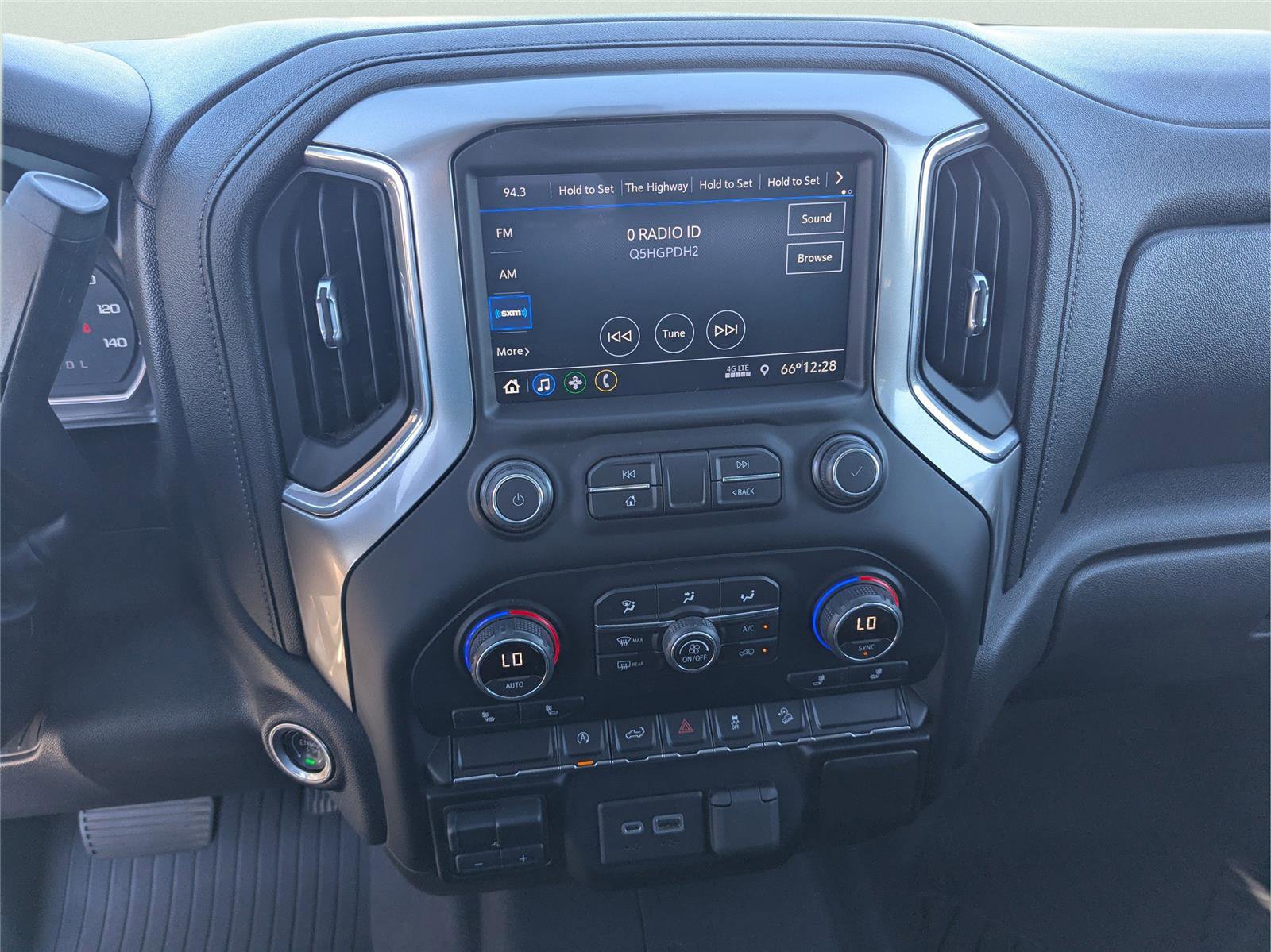 Used 2021 Chevrolet Silverado 1500 RST image 19