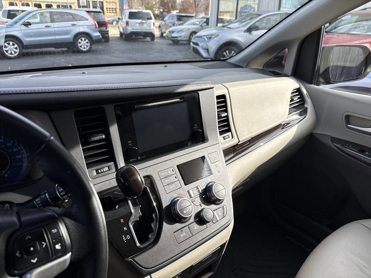 Used 2015 Toyota Sienna image 80