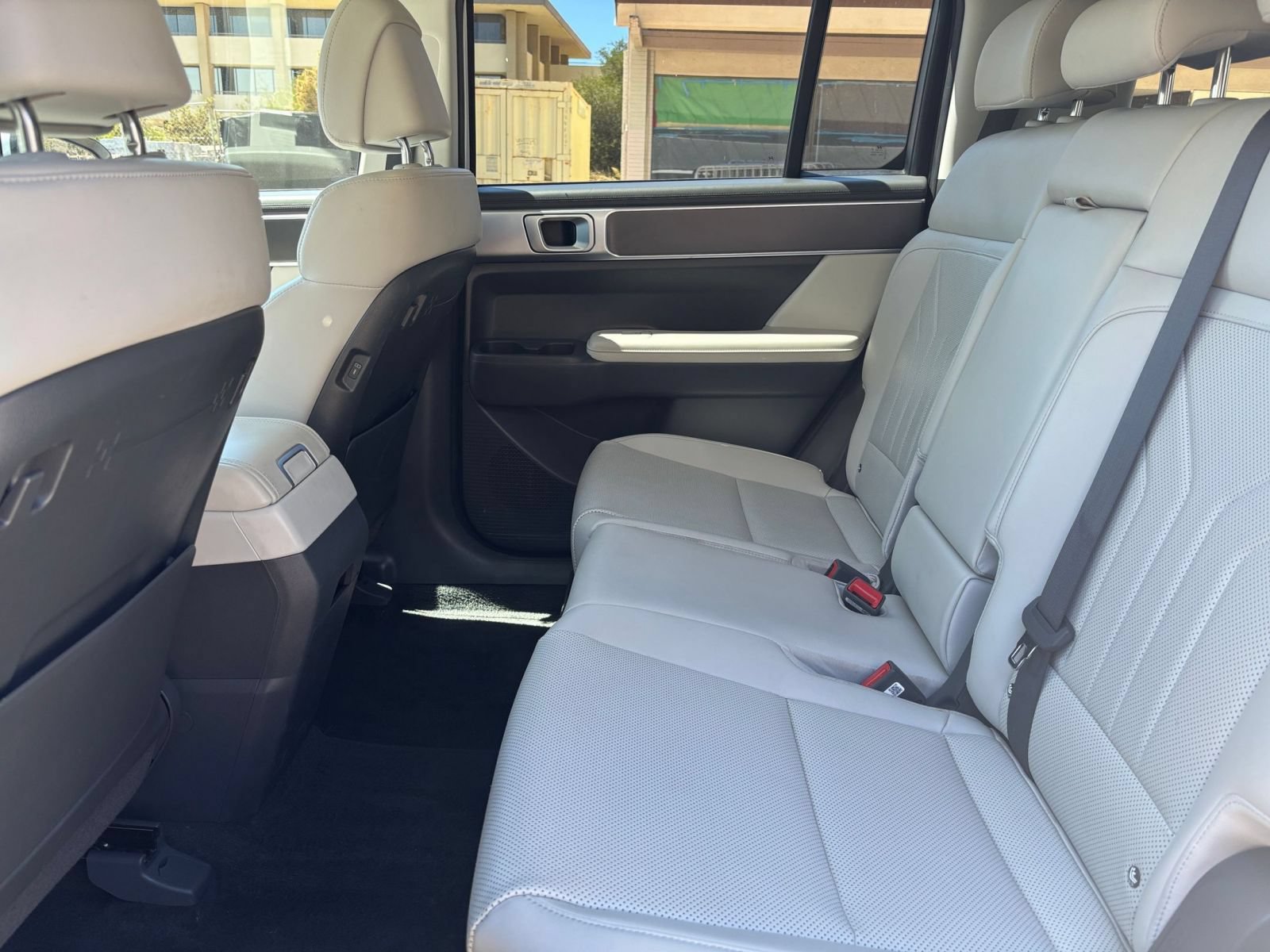 Used 2025 Hyundai Santa Fe SEL FWD image 27